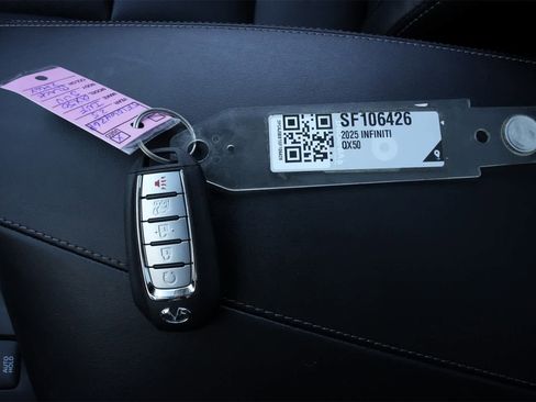 Certified 2025 INFINITI QX50 Luxe image 28