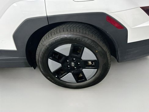 Used 2025 Hyundai Santa Fe SEL FWD image 11