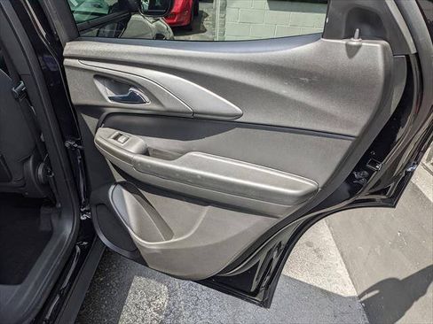 Used 2023 Chevrolet TrailBlazer LT AWD/4WD image 16
