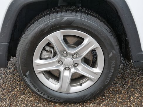 Certified 2024 Jeep Compass Latitude image 15