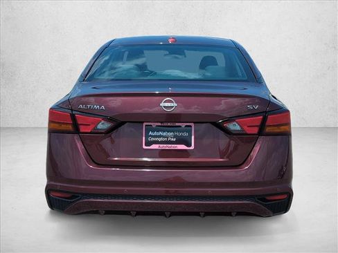 Used 2024 Nissan Altima 2.5 SV FWD image 7