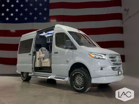 Used 2026 Mercedes-Benz Sprinter 2500 image 2