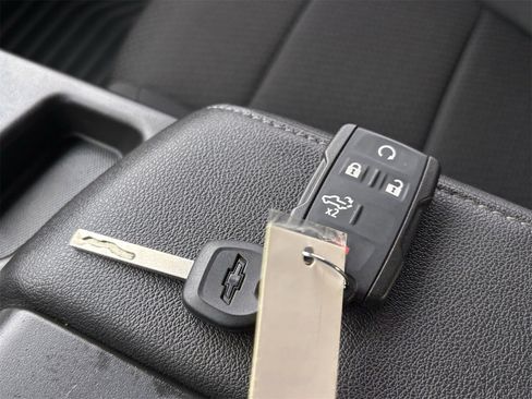 Used 2021 Chevrolet Silverado 2500 Custom w/ Custom Value Package image 37