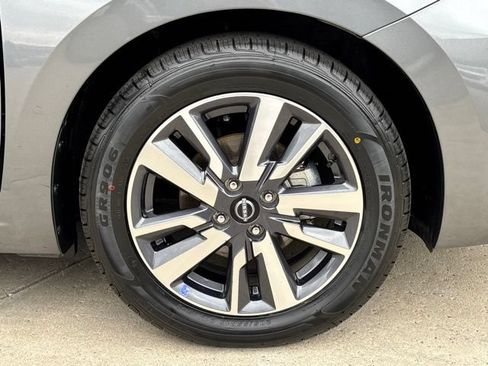 Used 2025 Nissan Versa SV FWD image 29