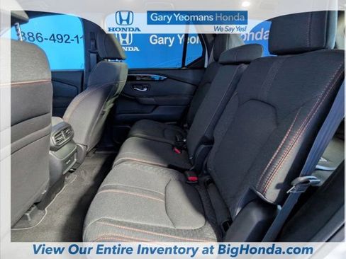 Certified 2025 Honda Pilot Sport image 24