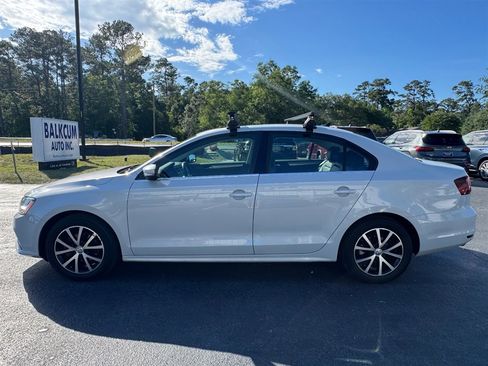 Used 2018 Volkswagen Jetta SE FWD image 5