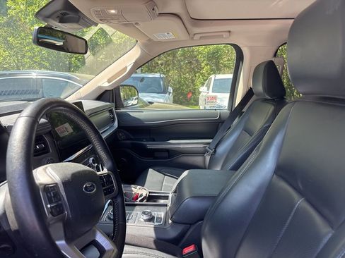Used 2022 Ford Expedition Max XLT image 4