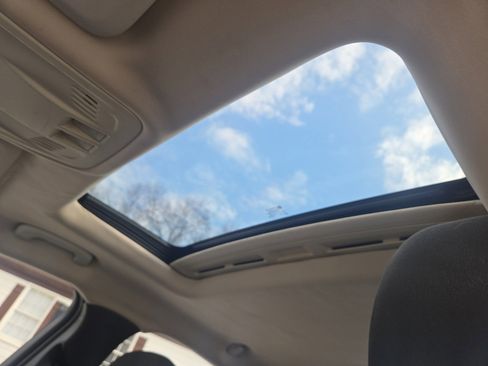 Used 2017 Chevrolet Cruze LT w/ Sun And Sound Package image 23