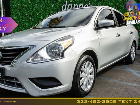 Used 2018 Nissan Versa SV FWD image 2