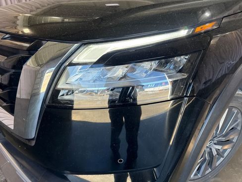 Used 2022 Nissan Pathfinder SL w/ SL Premium Package FWD image 9