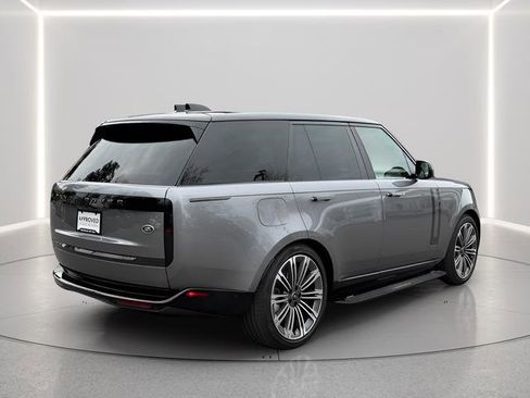 Certified 2023 Land Rover Range Rover SE image 5