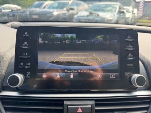 Used 2018 Honda Accord Touring image 15