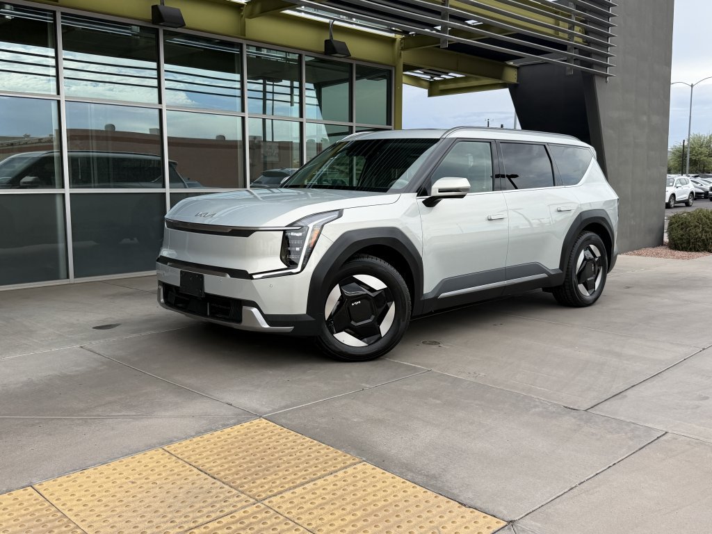 Used 2024 Kia EV9 Wind AWD/4WD image 1