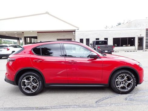 New 2025 Alfa Romeo Stelvio Sprint image 8