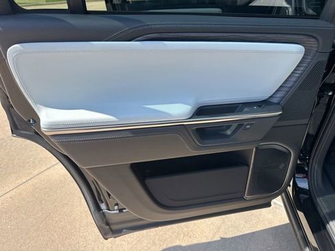 Used 2025 Rivian R1S Adventure AWD/4WD image 18