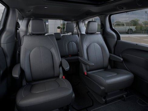 New 2026 Chrysler Pacifica Select AWD/4WD image 18