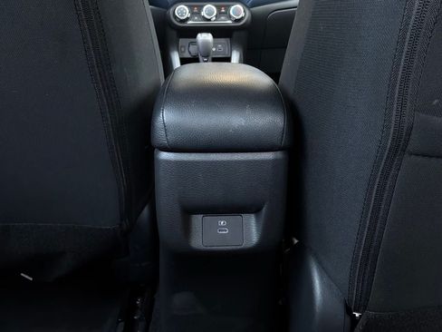 Used 2025 Nissan Versa SV FWD image 12