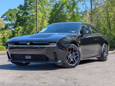 Used 2024 Dodge Charger R/T w/ Plus Group image 4