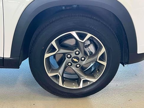 Used 2024 Chevrolet Trax LT FWD image 6
