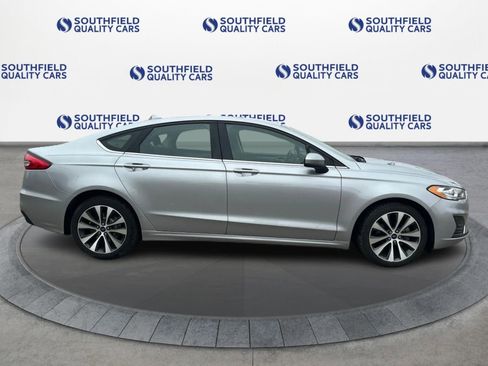 Used 2020 Ford Fusion SE AWD/4WD image 8