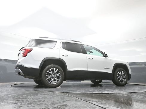 Used 2023 GMC Acadia SLT image 45
