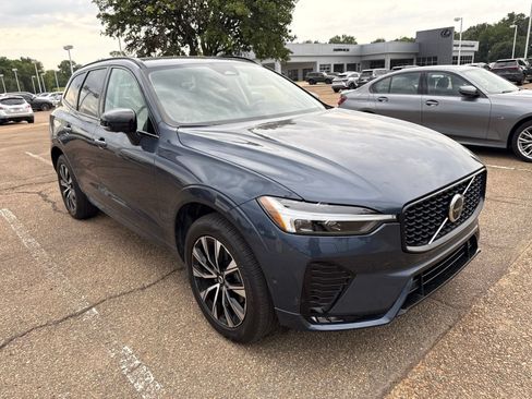 Used 2024 Volvo XC60 B5 Plus w/ Protection Package Premier AWD/4WD image 3