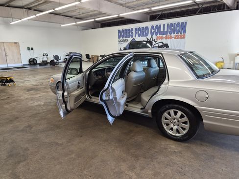 Used 2007 Ford Crown Victoria LX RWD image 14