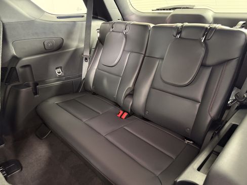 New 2026 Ford Explorer ST-Line w/ ST-Line Street Pack RWD image 15