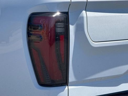 Used 2025 GMC Sierra 2500 AT4 w/ AT4 Premium Plus Package AWD/4WD image 48