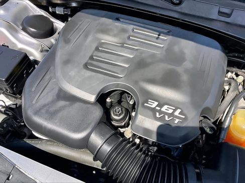 Used 2018 Dodge Charger SXT Plus w/ Beats Audio Group RWD image 31