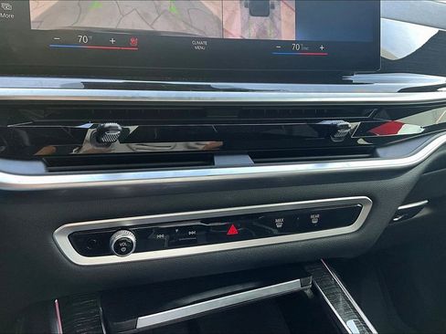 Used 2023 BMW X7 M60i image 14