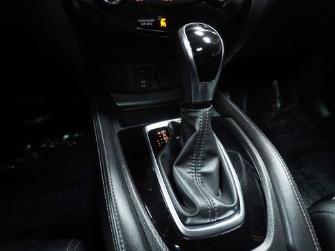 Used 2017 Nissan Rogue Sport SL w/ SL Premium Package image 17