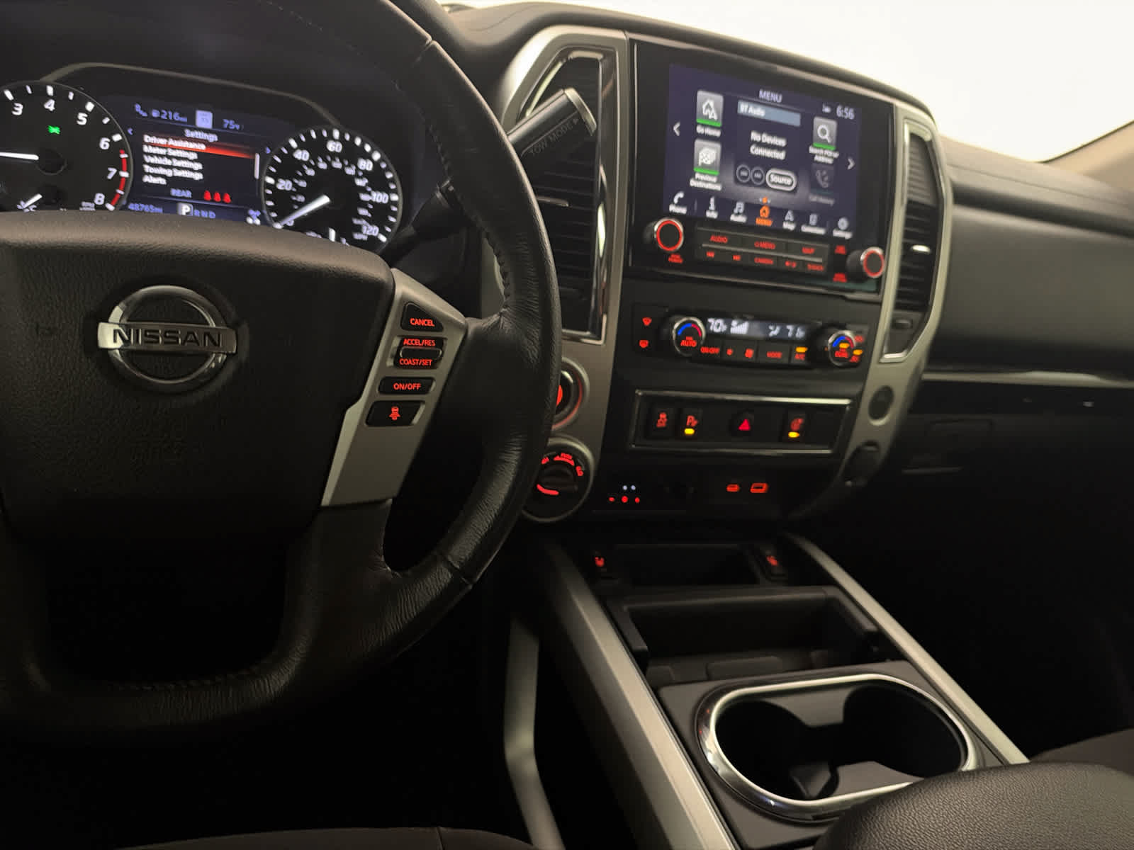Used 2021 Nissan Titan SV w/ SV Convenience Package AWD/4WD image 18