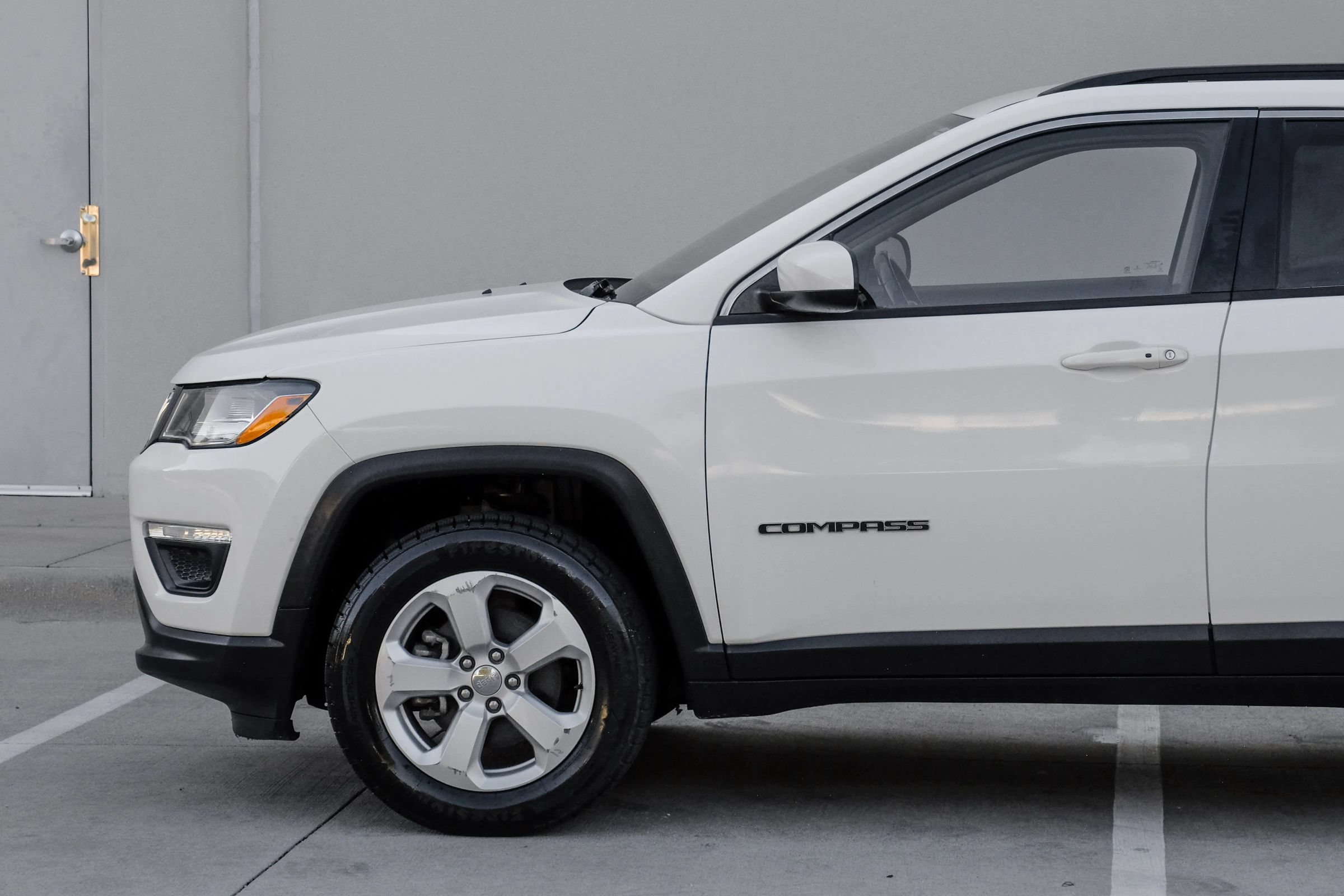 Used 2018 Jeep Compass Latitude w/ Popular Equipment Group AWD/4WD image 17