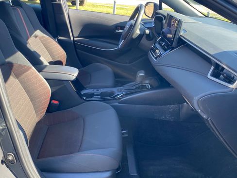 Used 2024 Toyota Corolla SE w/ SE Package image 15