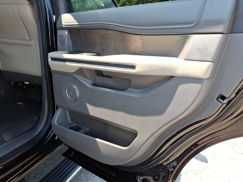 Used 2020 Ford Expedition Limited w/ Equipment Group 302A AWD/4WD image 13
