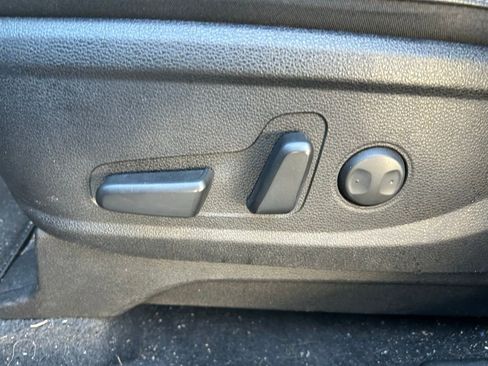 Used 2025 Kia Telluride EX X-Line image 17