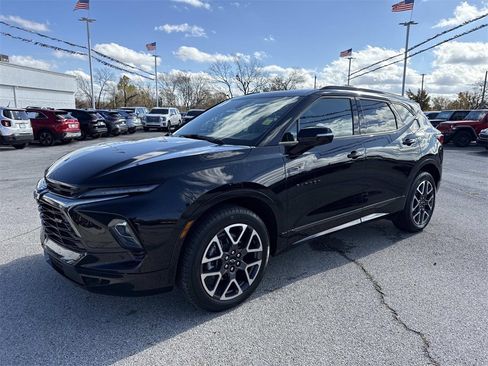 Used 2025 Chevrolet Blazer RS image 2