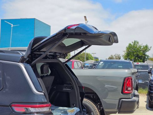 New 2026 Jeep Grand Cherokee L 4WD image 8