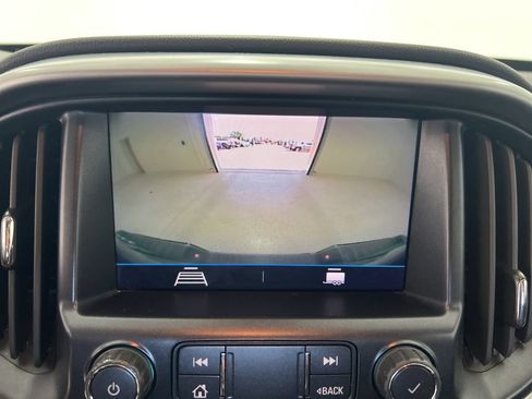Used 2022 Chevrolet Colorado LT AWD/4WD image 13