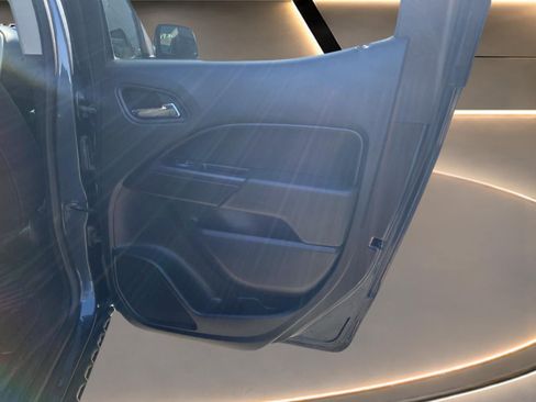 Used 2019 Chevrolet Colorado LT w/ LT Convenience Package AWD/4WD image 28