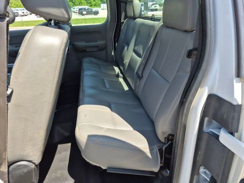 Used 2007 Chevrolet Silverado 2500 W/T AWD/4WD image 18