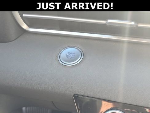 Certified 2023 Hyundai Elantra SEL w/ Preferred Accessory Package FWD image 12