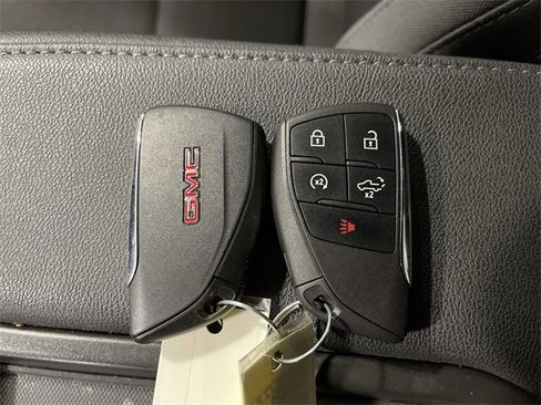 Used 2024 GMC Sierra 1500 Elevation image 34