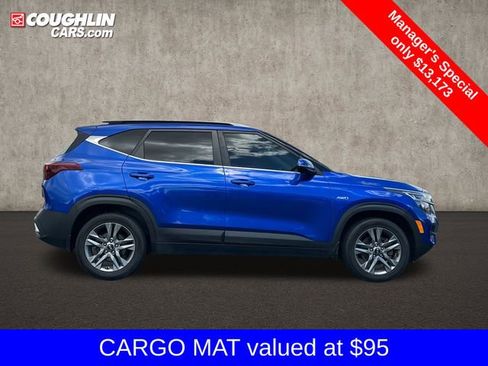 Used 2021 Kia Seltos S AWD/4WD image 3
