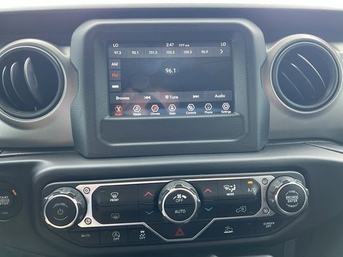 Used 2021 Jeep Wrangler Willys image 36