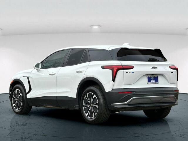 Used 2025 Chevrolet Blazer EV LT AWD/4WD image 4