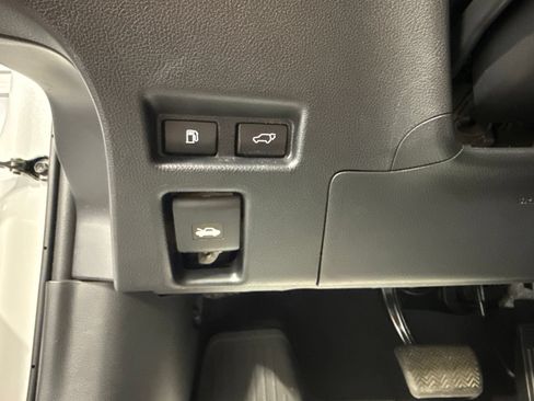 Used 2020 Lexus UX 250h w/ Premium Package AWD/4WD image 44