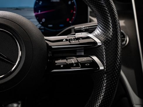 Used 2024 Mercedes-Benz GLC 300 4MATIC w/ AMG Line image 31