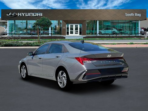 New 2026 Hyundai Elantra Limited image 4